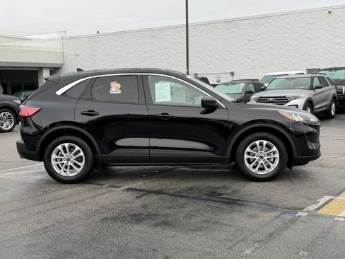 Certified 2022 Ford Escape SE image 8