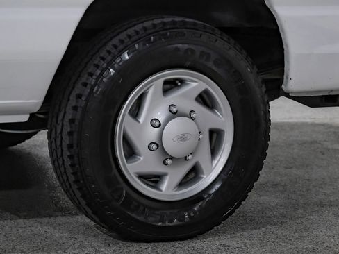 Used 2014 Ford E-350 and Econoline 350 Super Duty w/ Power Group image 54