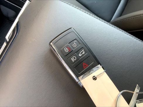 Used 2023 Land Rover Range Rover Sport SE AWD/4WD image 14