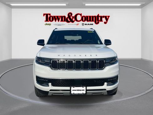 Certified 2024 Jeep Wagoneer L Series II w/ Flexible Seating Group AWD/4WD image 2