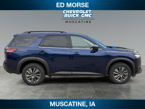 Used 2025 Nissan Pathfinder SV FWD image 6