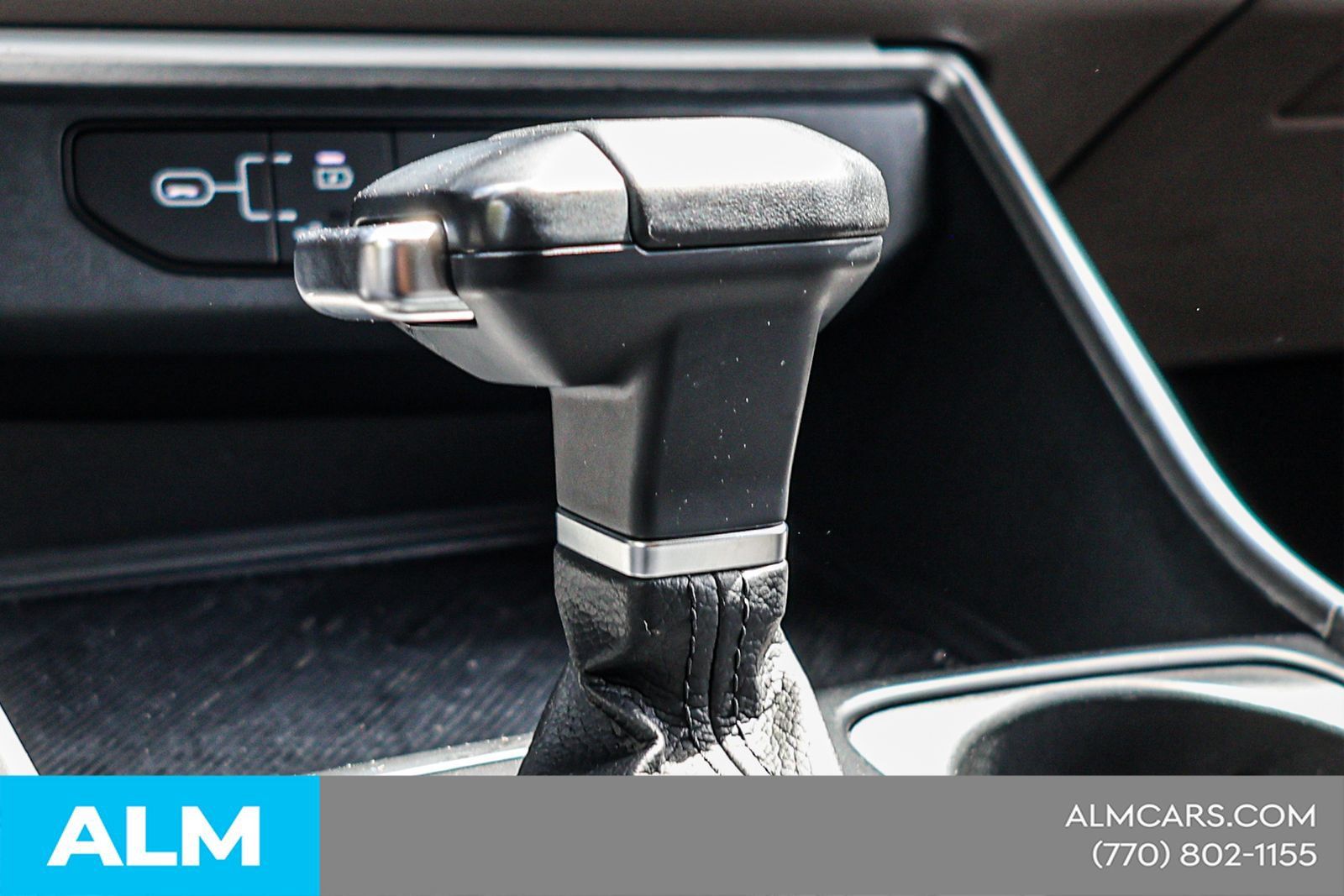 Used 2025 Kia Carnival FWD image 36