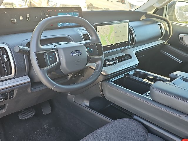 Used 2025 Ford Expedition Max Active AWD/4WD image 18