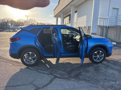 Used 2024 Chevrolet Blazer LT w/ Convenience Package image 8