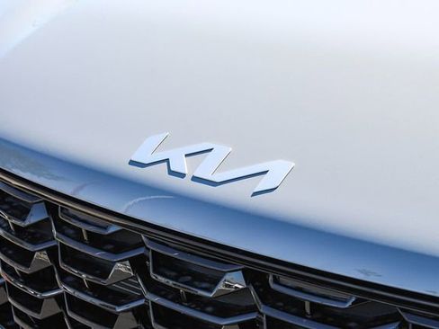 New 2025 Kia Sorento S w/ Panoramic Sunroof Package image 6