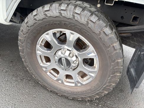 Used 2022 Ford F250 Lariat w/ Chrome Package image 10