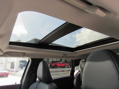 New 2025 Mitsubishi Outlander SE FWD image 16