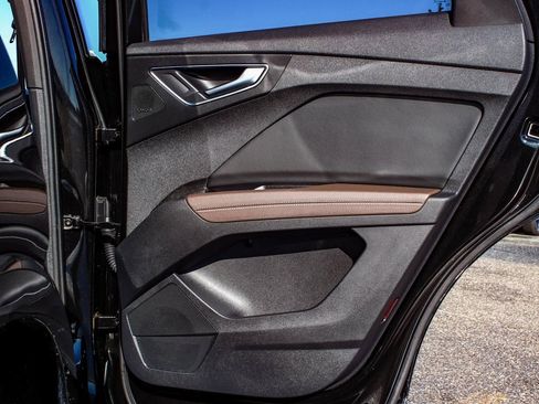 Used 2023 Audi Q4 e-tron Premium Plus w/ Premium Plus image 12