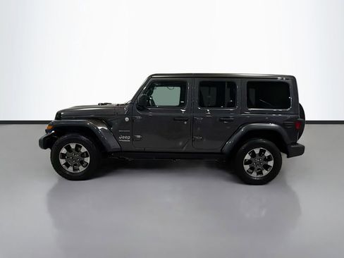 Used 2018 Jeep Wrangler Unlimited Sahara w/ Cold Weather Group AWD/4WD image 6