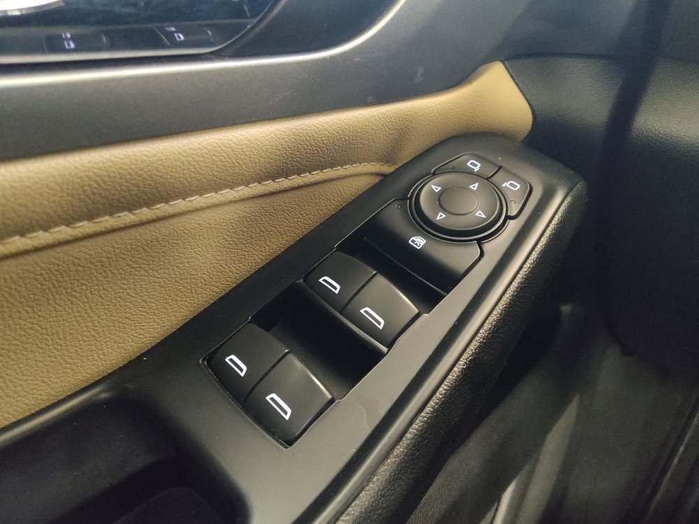 Used 2023 Chevrolet Traverse LS FWD image 27