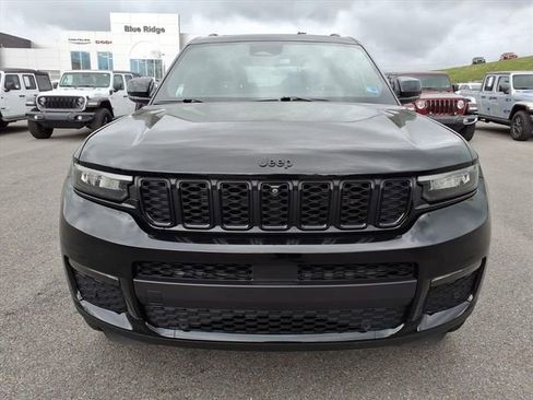 Used 2024 Jeep Grand Cherokee L Limited w/ Luxury Tech Group II image 10