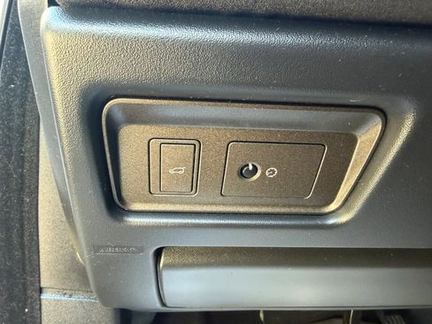 Used 2018 Land Rover Range Rover Evoque Landmark Edition image 23