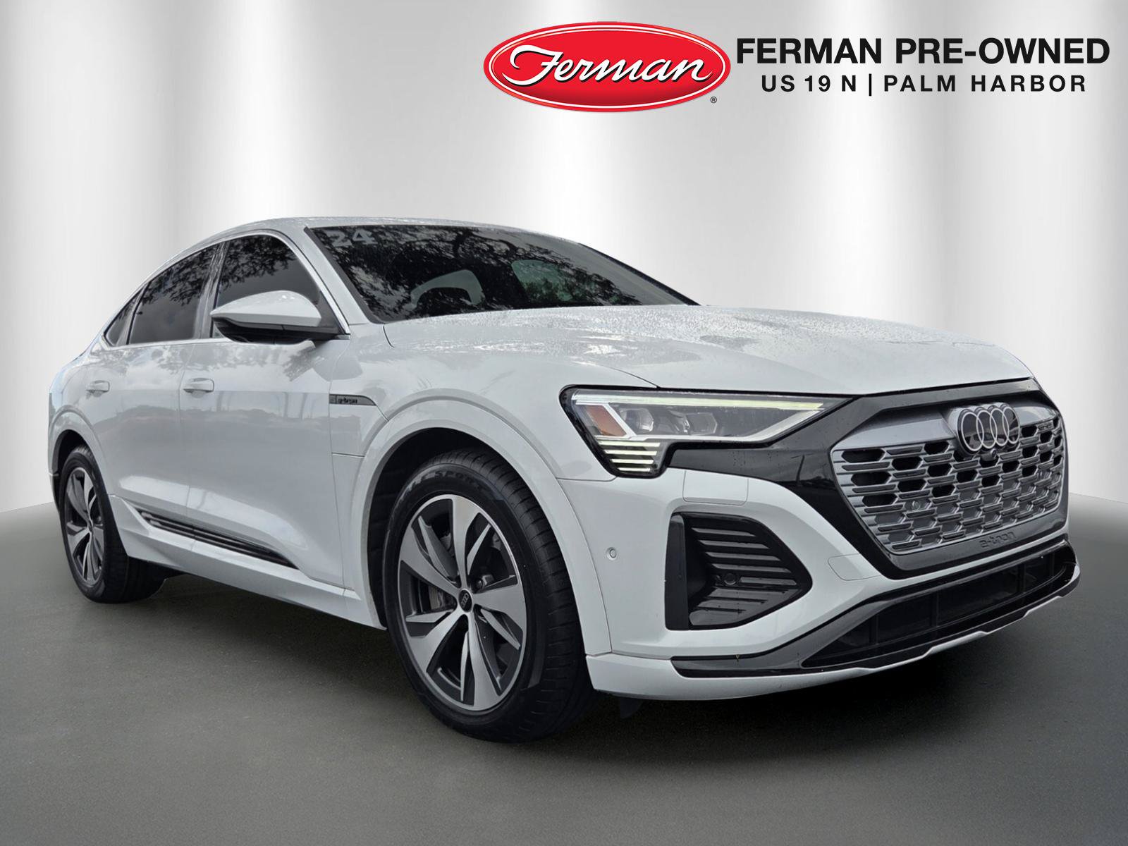 Used 2024 Audi Q8 e-tron Premium Plus AWD/4WD image 1