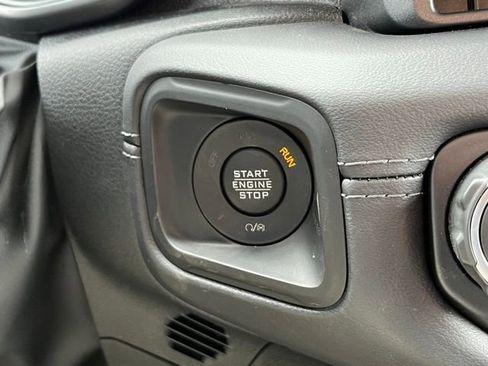 Used 2025 Jeep Wrangler Unlimited Sahara w/ Safety Group AWD/4WD image 27
