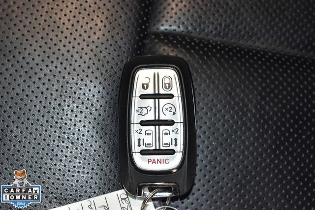 Certified 2025 Chrysler Pacifica Limited FWD image 43