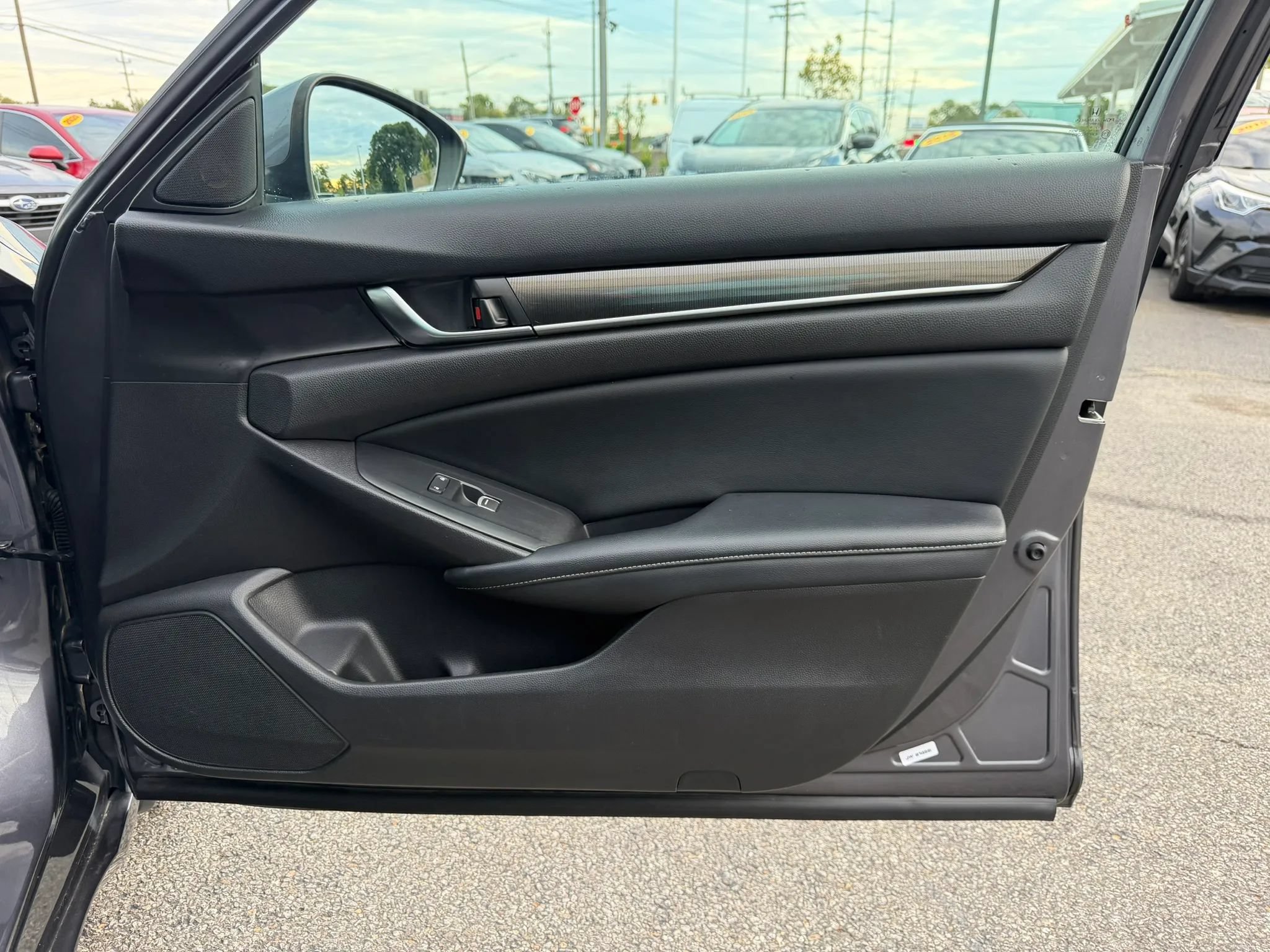 Used 2018 Honda Accord Sport image 25