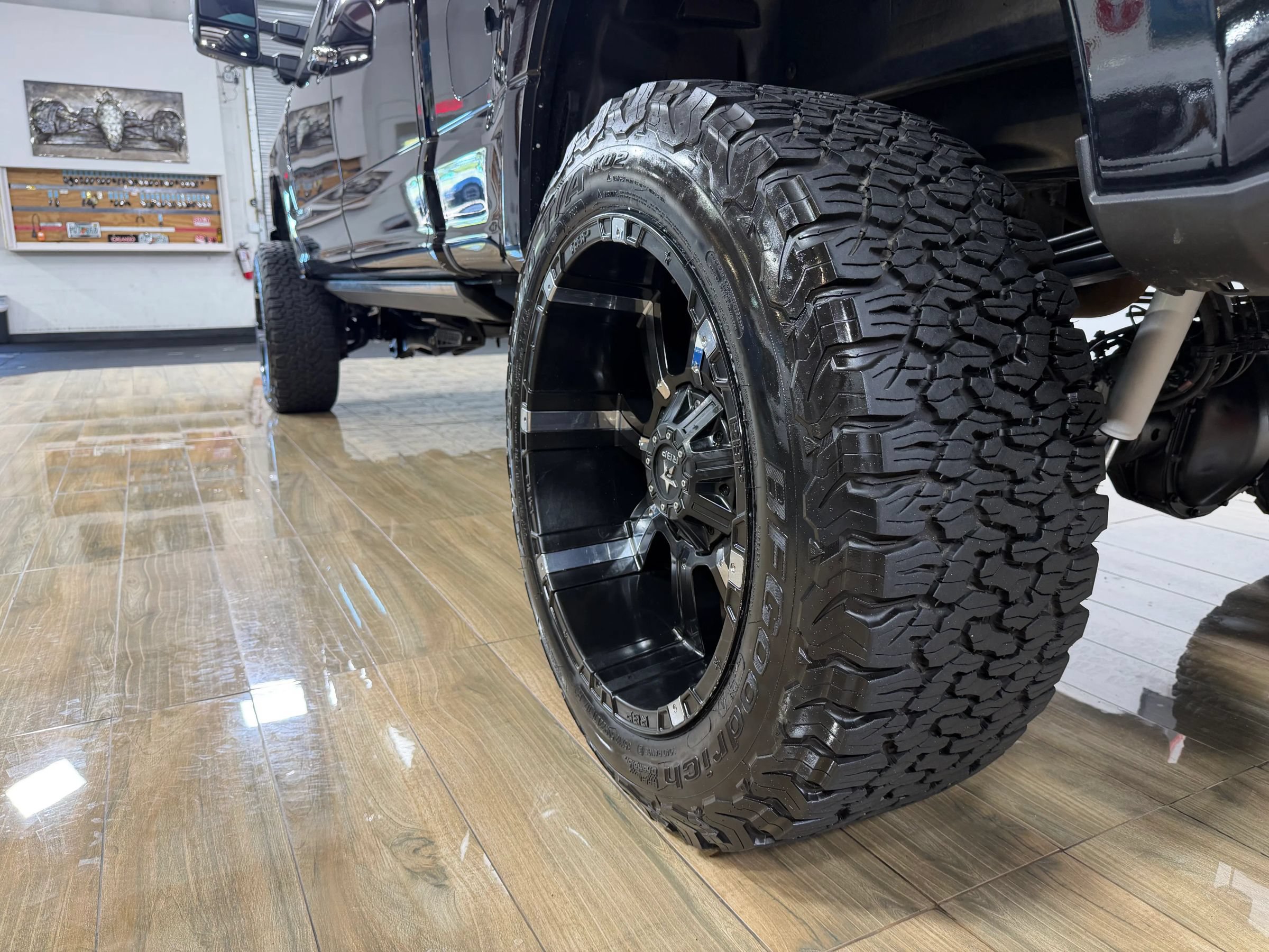 Used 2019 Ford F250 Platinum w/ Platinum Ultimate Package AWD/4WD image 11