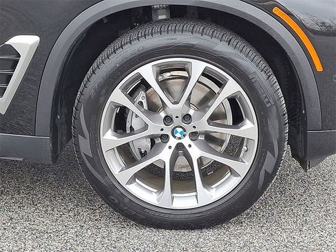 Used 2024 BMW X5 xDrive40i w/ Premium Package image 12
