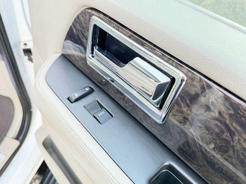 Used 2015 Lincoln Navigator L 4WD image 55