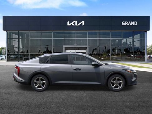 New 2026 Kia K4 FWD image 7