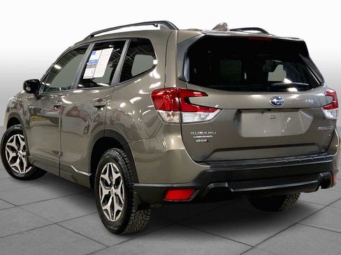 Used 2019 Subaru Forester Premium w/ All-Weather Package image 12