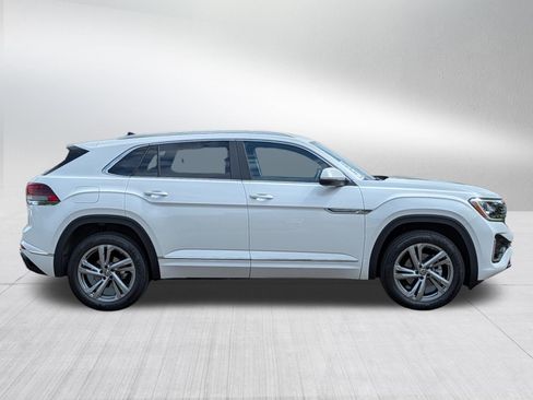 Certified 2024 Volkswagen Atlas Cross Sport SEL R-Line AWD/4WD image 9