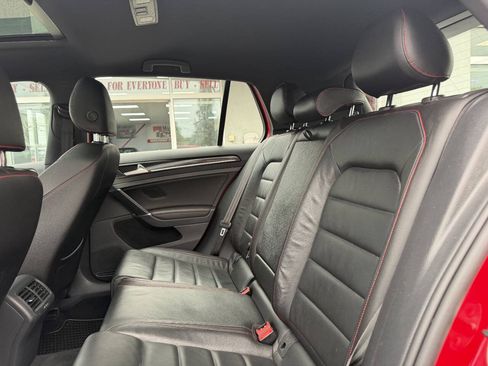 Used 2017 Volkswagen GTI SE FWD image 22