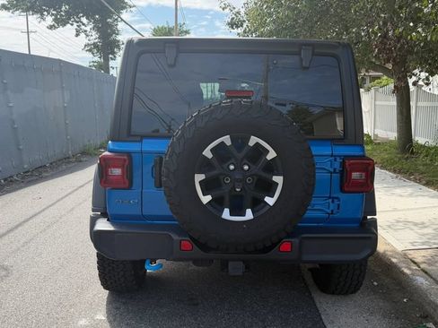 Used 2024 Jeep Wrangler Unlimited Rubicon 4xe AWD/4WD image 6
