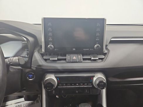Used 2020 Toyota RAV4 Limited image 19