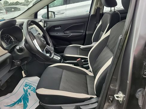 Used 2020 Nissan Versa SV FWD image 10
