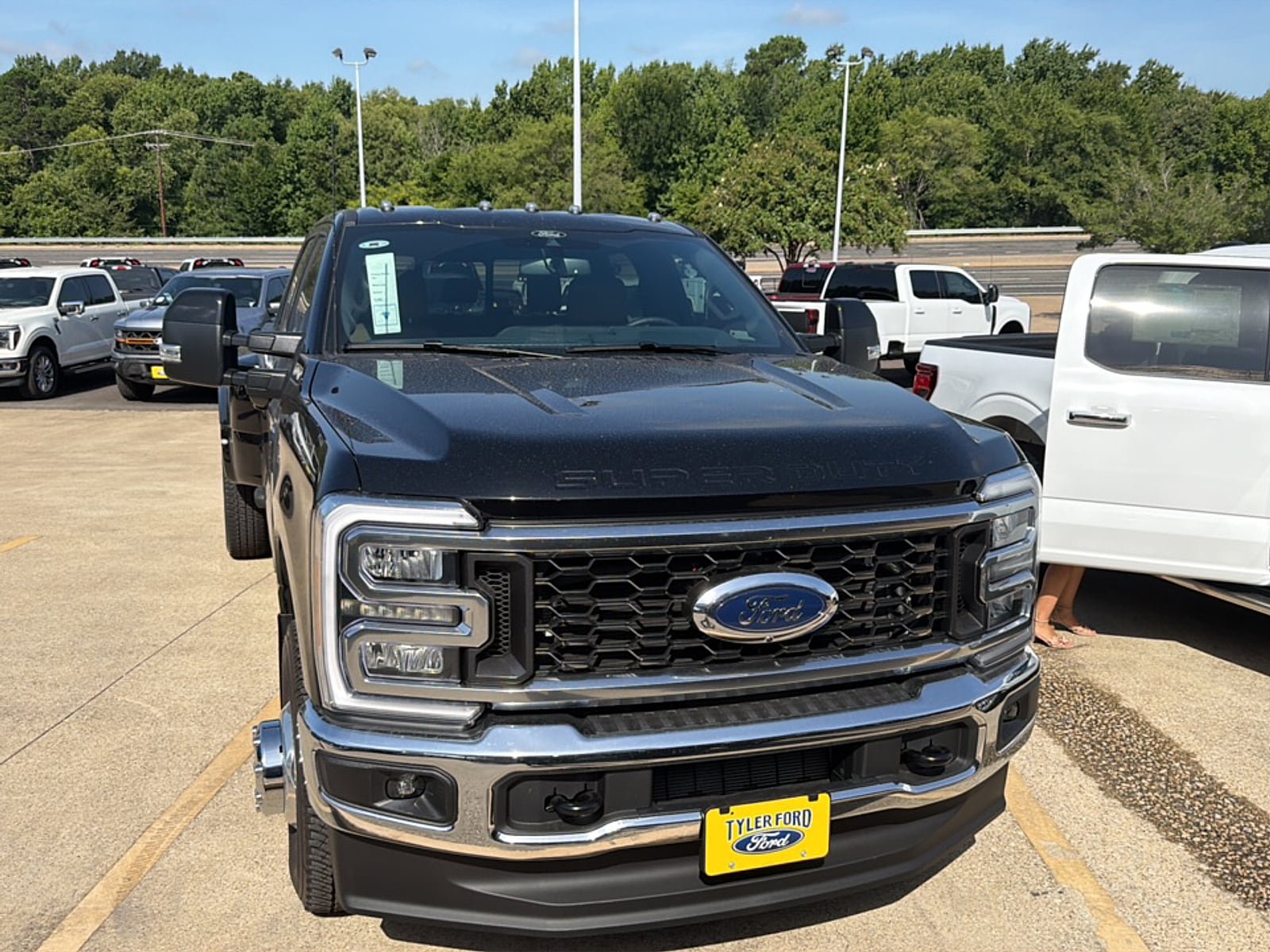 New 2026 Ford F350 Lariat AWD/4WD image 3