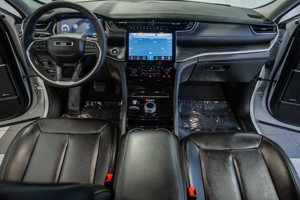 Certified 2023 Jeep Grand Cherokee Limited AWD/4WD image 22