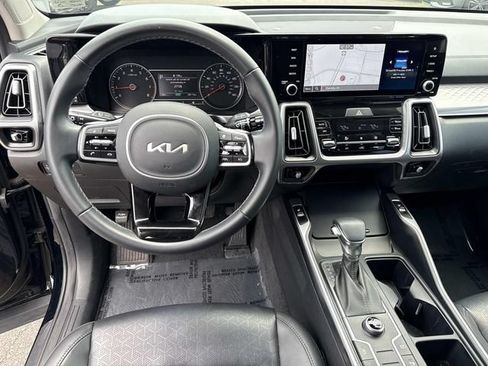 Used 2023 Kia Sorento S w/ Panoramic Sunroof Package FWD image 18