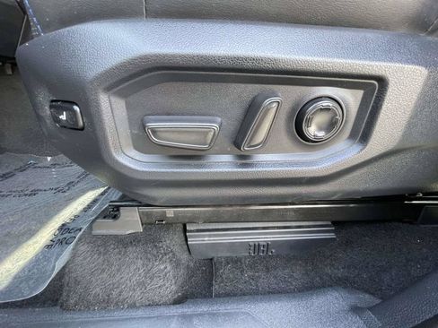 Used 2024 Toyota Tundra Platinum AWD/4WD image 22