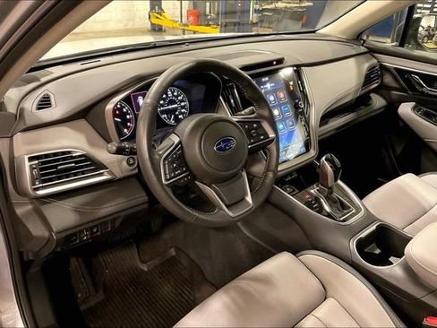 Used 2025 Subaru Outback Limited AWD/4WD image 14
