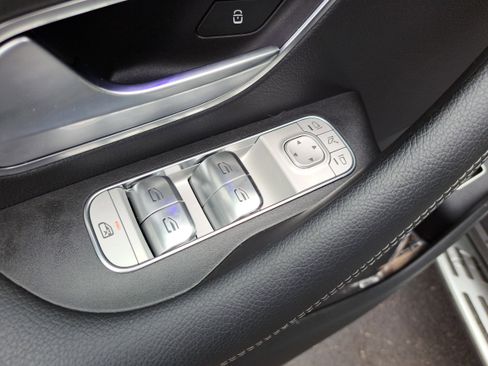 Used 2025 Mercedes-Benz GLS 450 4MATIC image 14