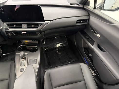 Used 2025 Lexus UX 300h FWD image 28