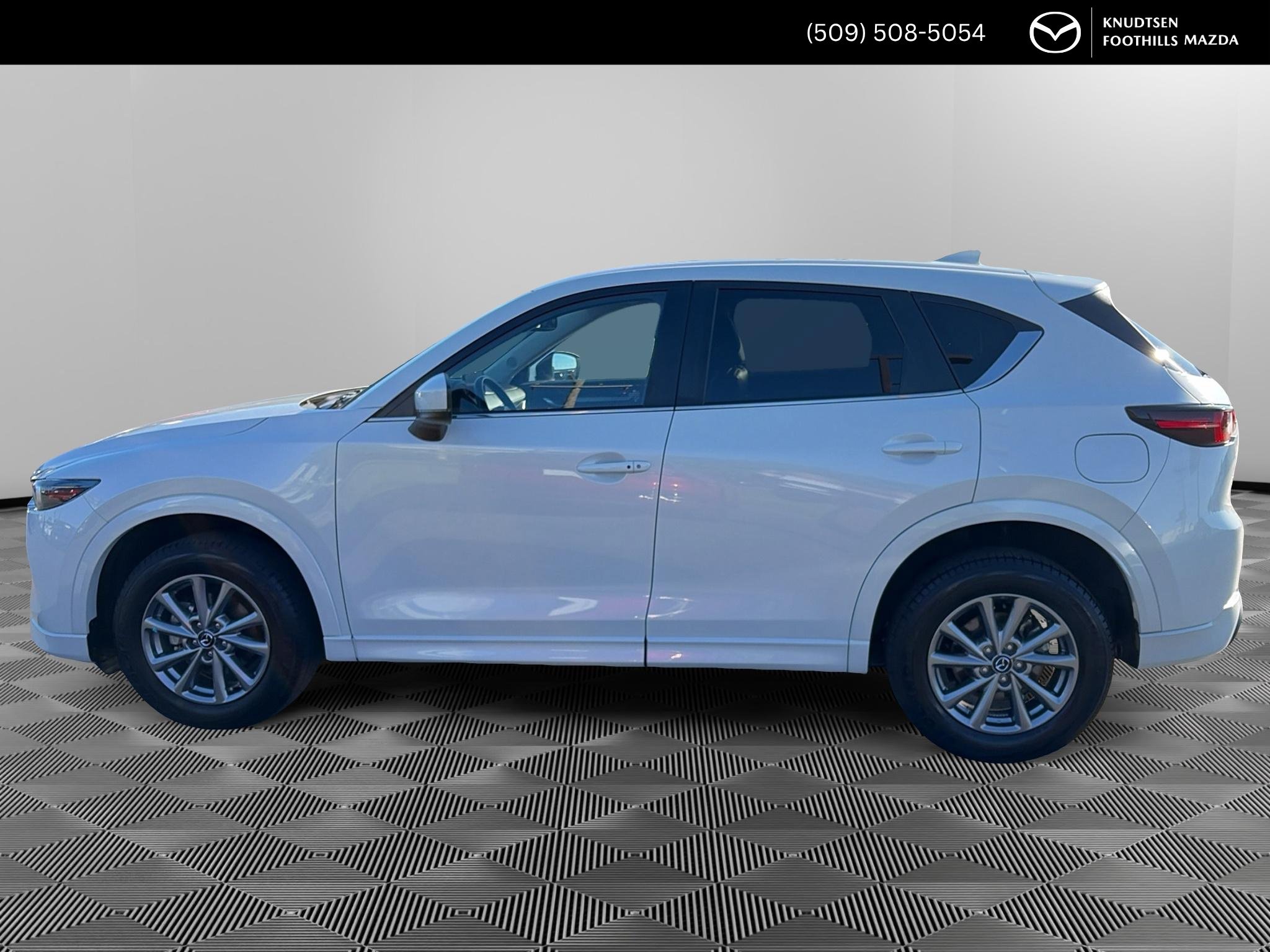 Used 2025 MAZDA CX-5 AWD 2.5 S w/ Preferred Package image 4