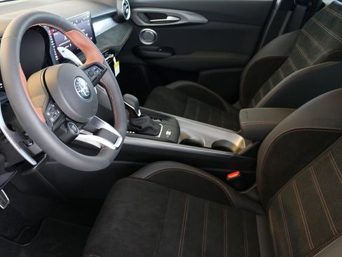 New 2025 Alfa Romeo Tonale Intensa image 19