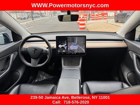 Used 2021 Tesla Model Y Long Range AWD/4WD image 32