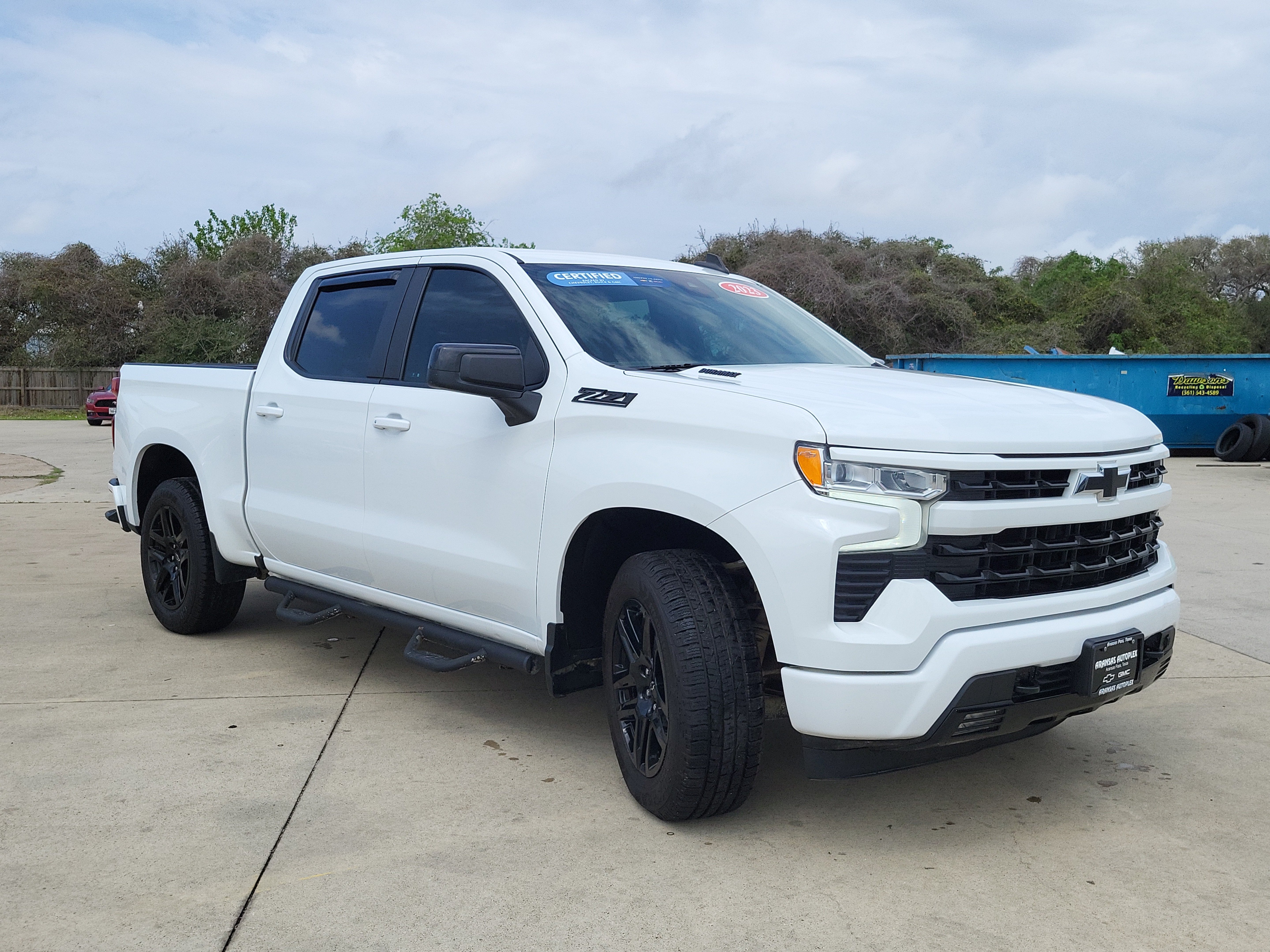 Used 2023 Chevrolet Silverado 1500 RST AWD/4WD image 3