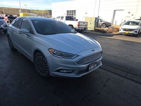 Used 2017 Ford Fusion Titanium image 2