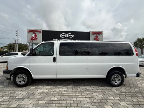 Used 2020 Chevrolet Express 3500 LT w/ LT Preferred Equipment Group image 5