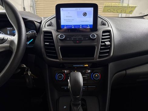Used 2020 Ford Transit Connect XLT image 16