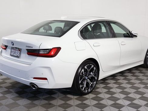 Used 2025 BMW 330i Sedan w/ Convenience Package RWD image 4
