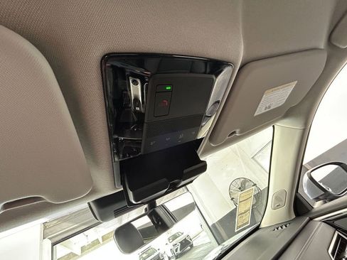 New 2026 Mitsubishi Outlander SE image 36