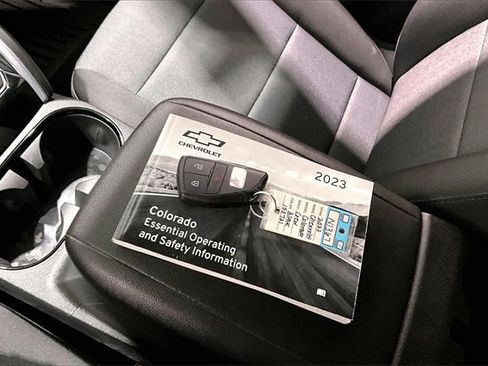 Used 2023 Chevrolet Colorado Trail Boss w/ Technology Package image 36