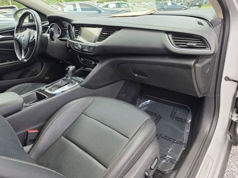 Used 2018 Buick Regal Essence w/ Driver Confidence Package #1 FWD image 12