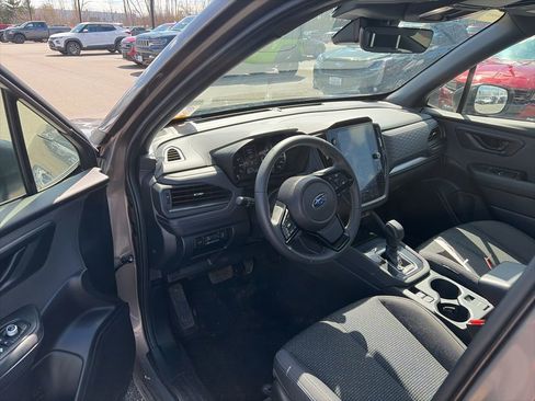 Used 2025 Subaru Forester Premium image 5