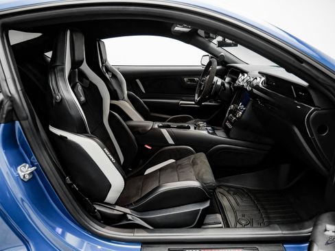 Used 2021 Ford Mustang Shelby GT500 w/ Carbon Fiber Track Pack image 53